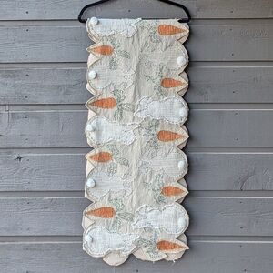 NWOT Shabby Chic Bunnies & Carrots Farmhouse Style Table Runner 16"W x 72"L